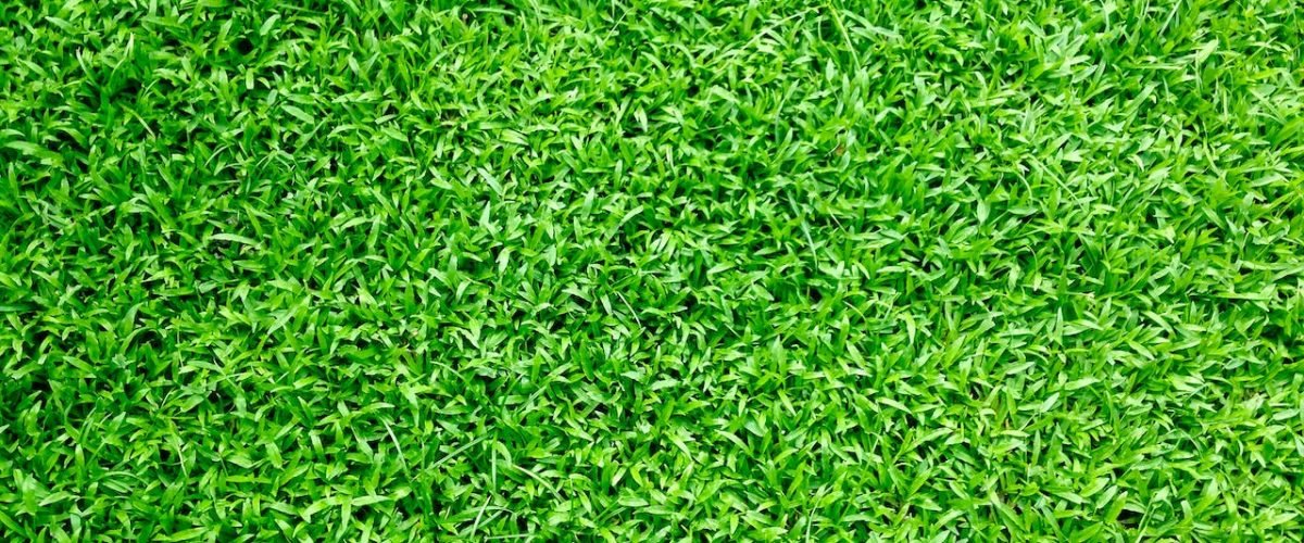 Zelf kunstgras leggen of uitbesteden min 1200x500