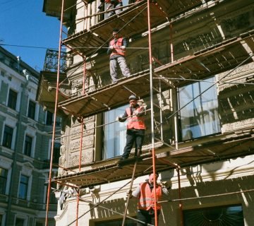 Het Huren van Steigers en Klimmaterieel