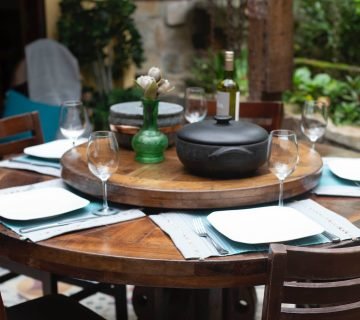 Maak een statement met een mangohouten eettafel